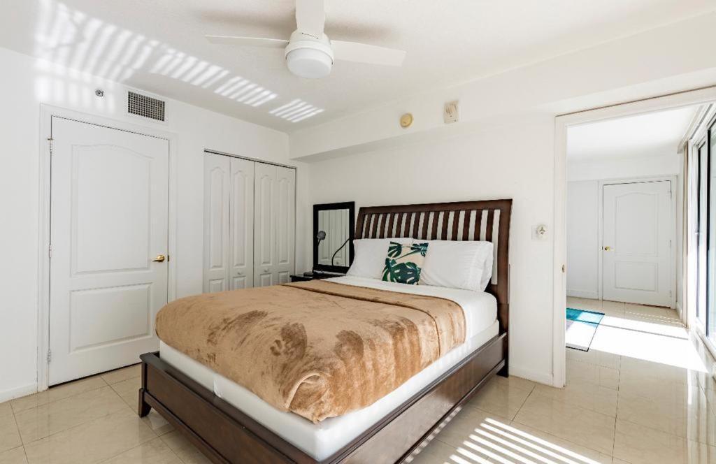 Two Bedroom Oceanview Apartment In Brickell Маями Екстериор снимка