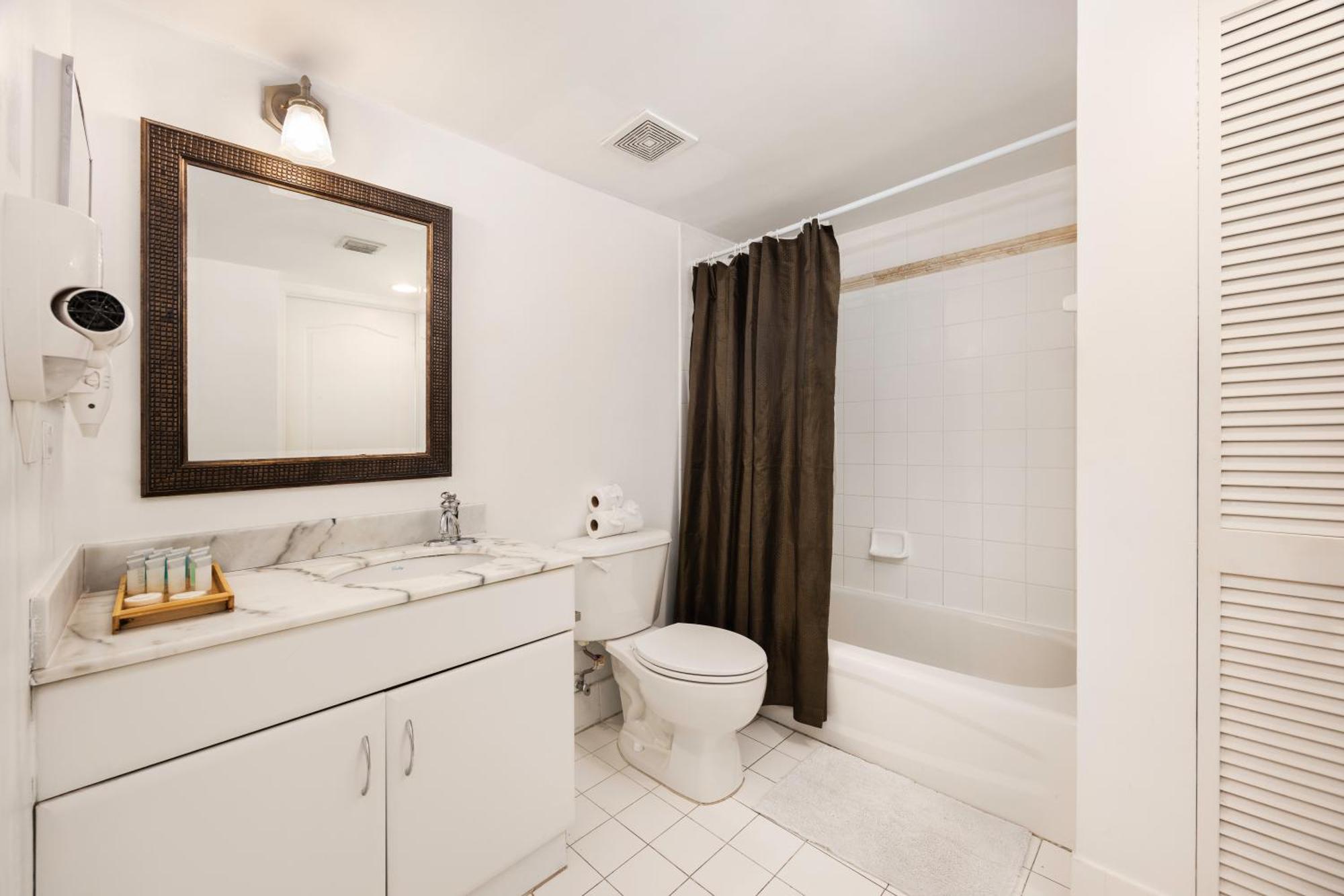 Two Bedroom Oceanview Apartment In Brickell Маями Екстериор снимка